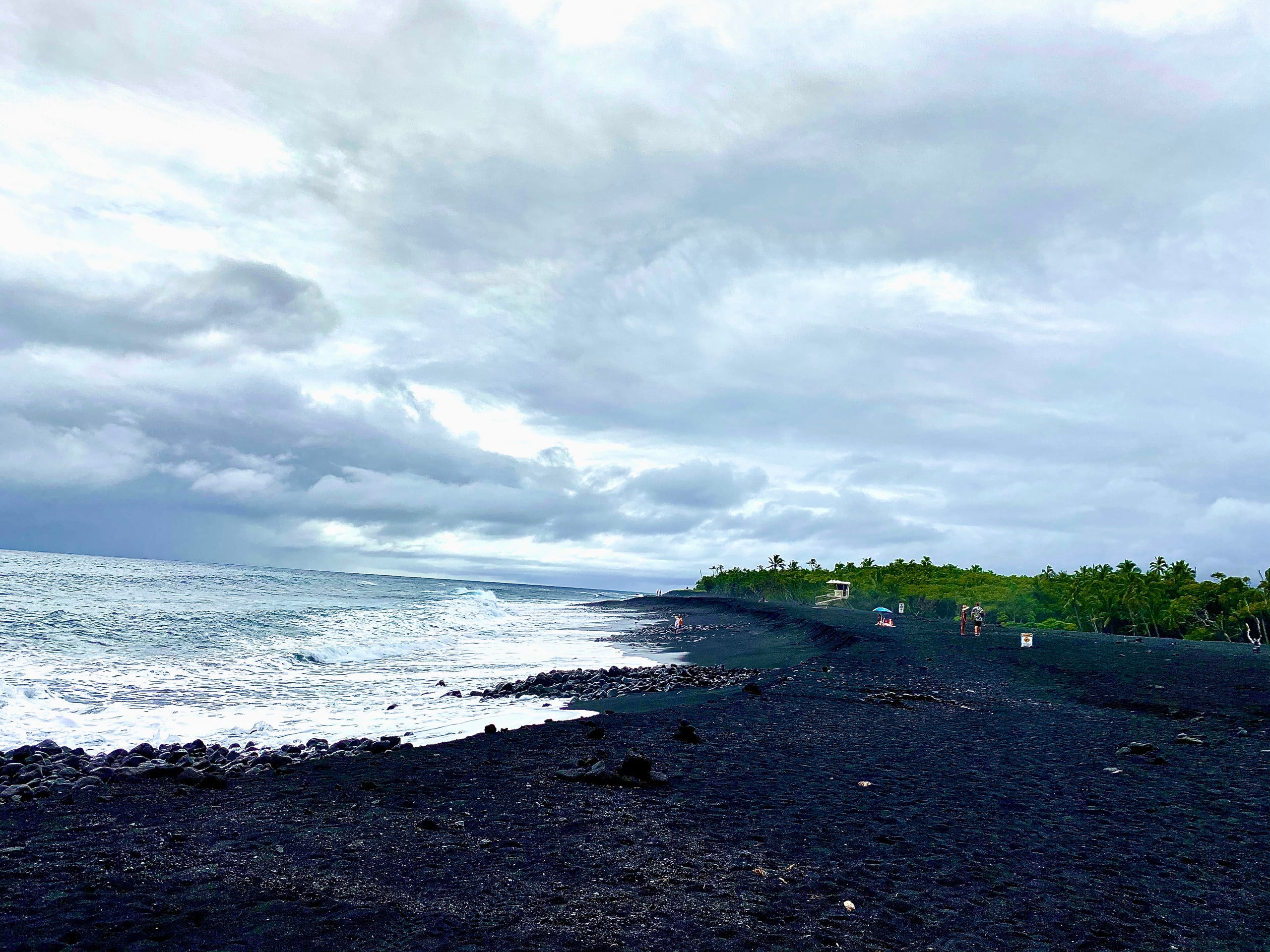 Home in Hilo · ★4.97 · 3 bedrooms · 4 beds · 2 private baths - Image 8