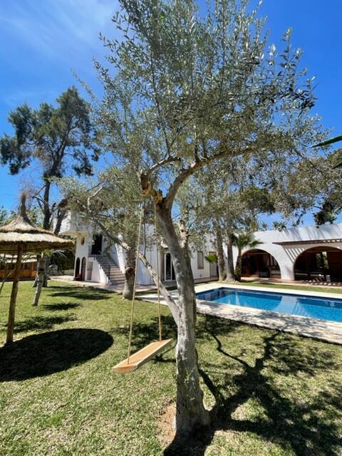 Large family villa in a guarded community KORBA