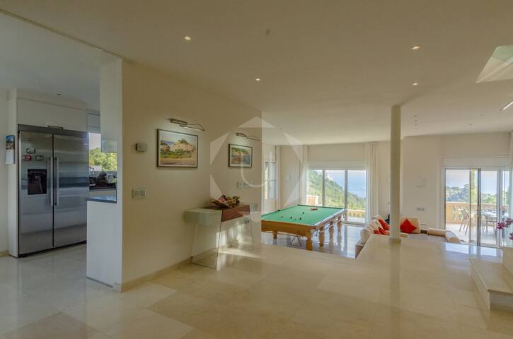 VILLA AIGUABLAVA – Comfort, quiet, lovely views gallery image 5