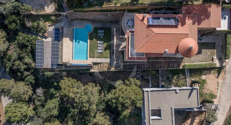 VILLA AIGUABLAVA – Comfort, quiet, lovely views gallery image 2