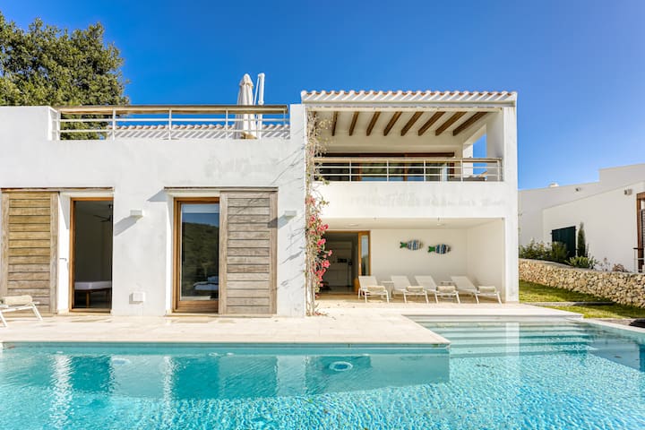 Modern Villa situated in Mahón Port, Menorca gallery image 4