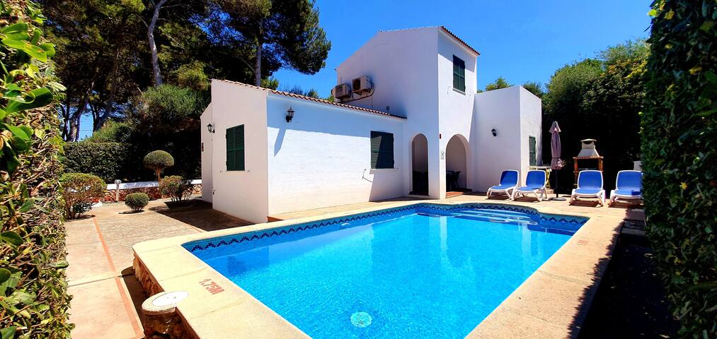 VILLA PRIVADA CON PISCINA Y WIFI. 100M DE LA PLAYA