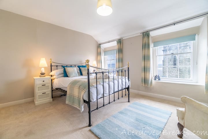 Delfryn Cottage in Aberdovey- Голема двокреветна соба со прекрасен поглед