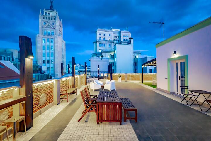 Penthouse Amazing Terrace Madrid Center Luxury gallery image 3