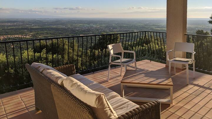 Dream view over vineyards & sea, pool, tennis