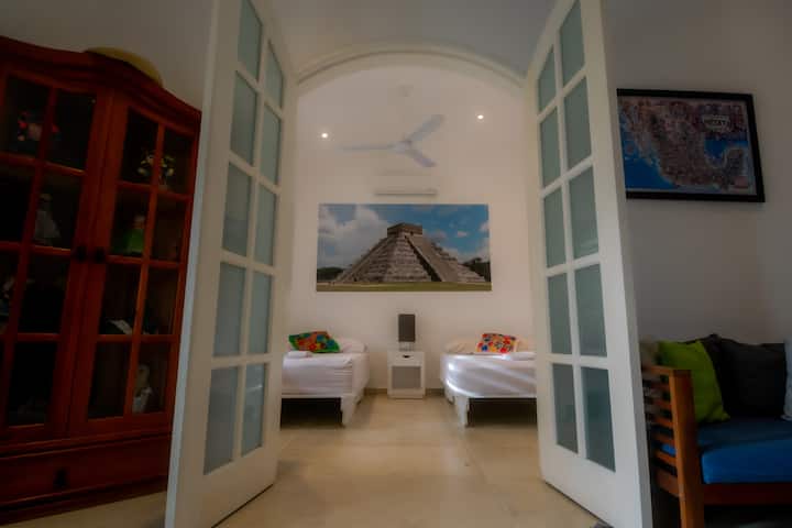 Chichen Slaapkamer 2 Tweepersoonsbedden 