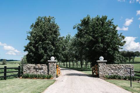 Highfield Farmstay Ultimate Farm House