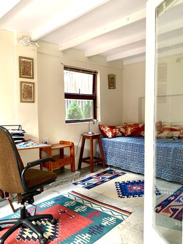 Light dble ht cottage, equip’d, pets, 2 bdrm for 4 gallery image 3