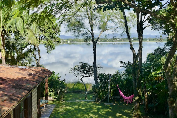 Ibiracasa - Charming chalet on the edge of the lagoon