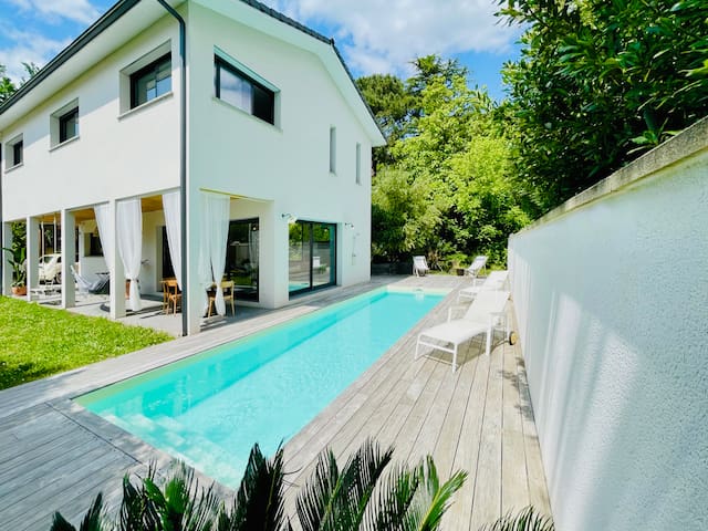 Villa californienne 160m² A-C/ Piscine/ Parking
