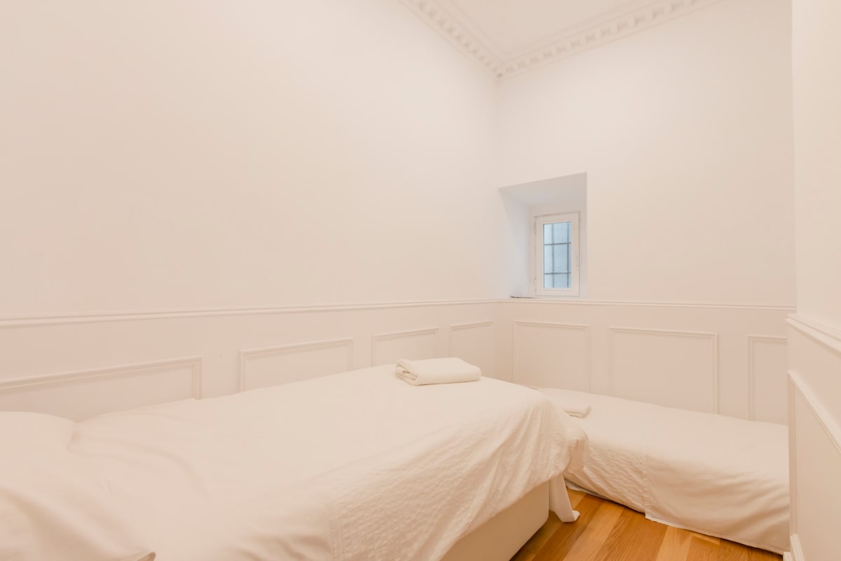 4号卧室-两张单人床（ 90厘米宽）