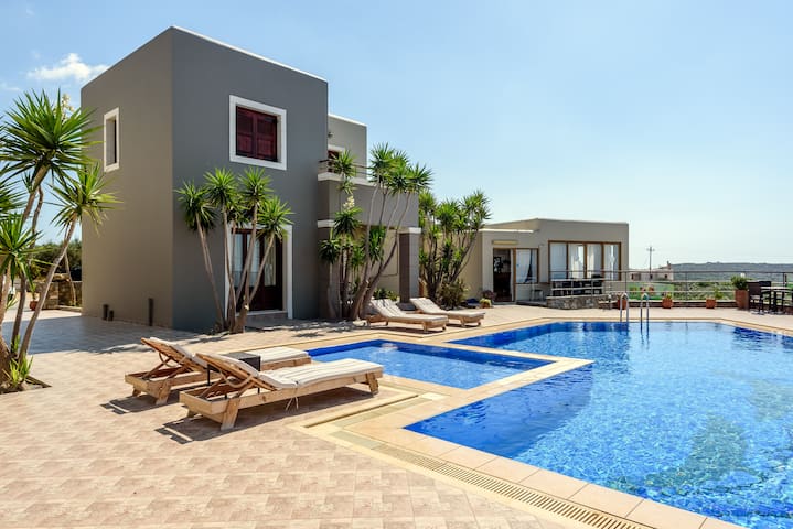 Nireides Villa complex in Elafonisos ‘SUPERB’