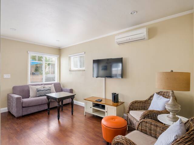 Cozy Combo Cottages! Close to Belmont Park! gallery image 4