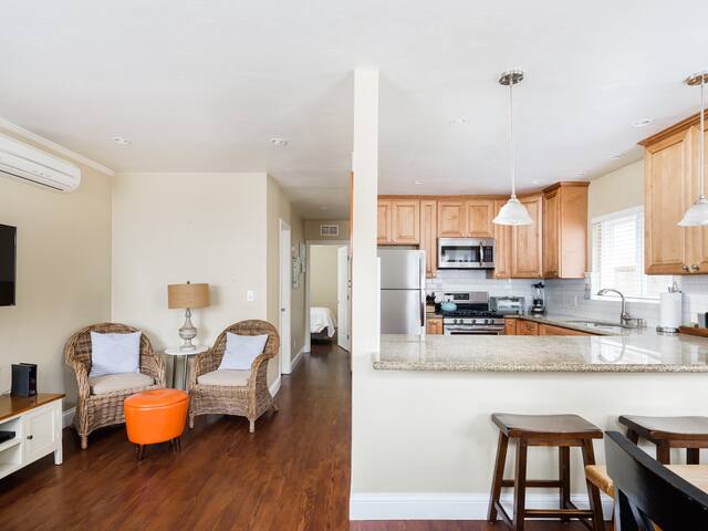 Cozy Combo Cottages! Close to Belmont Park! gallery image 3