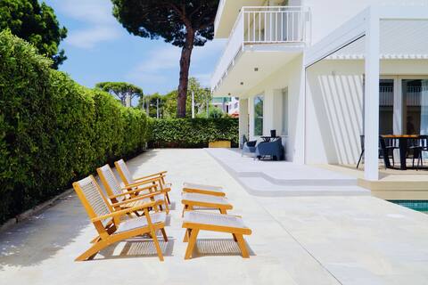Renovated villa at the beach, just off Barcelona