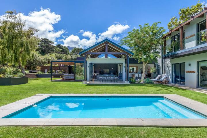 Modern family home in Hout Bay security estate