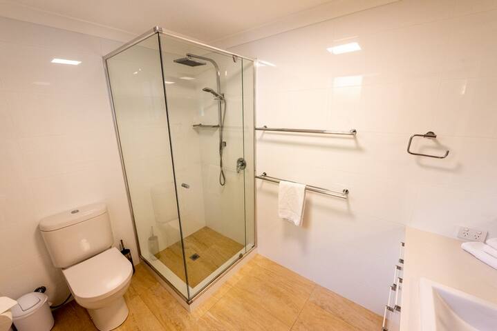 Whalers Cove Villas, Villa Eliza gallery image 5