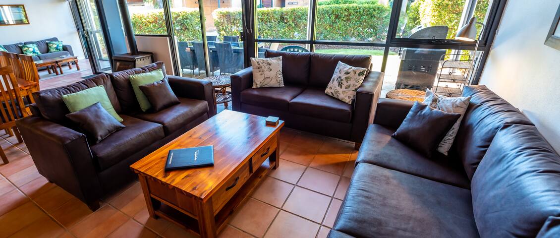 Whalers Cove Villas, Villa Eliza gallery image 3