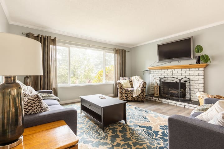 Home in Surrey · ★4.97 · 2 bedrooms · 2 beds · 1 bath