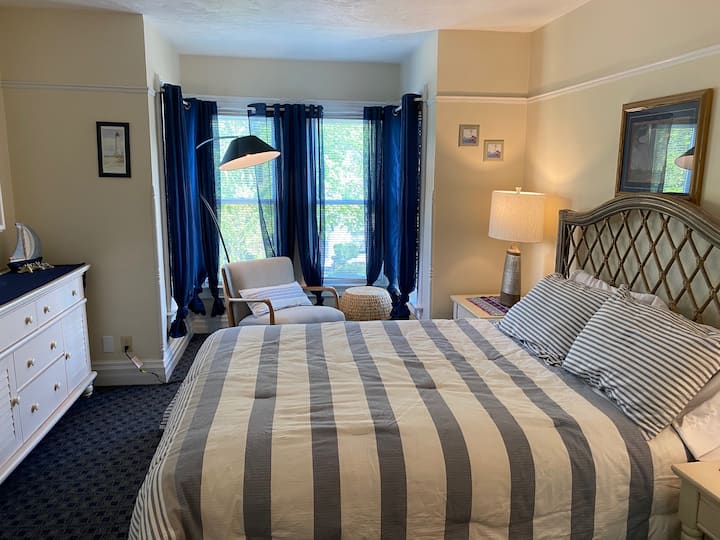 Chumba cha kulala 5 - Kitanda aina ya Queen, ghorofa ya 2