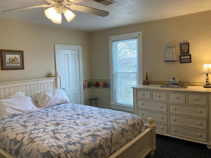 Chumba cha kulala 3 - kitanda cha Malkia, ghorofa ya 2