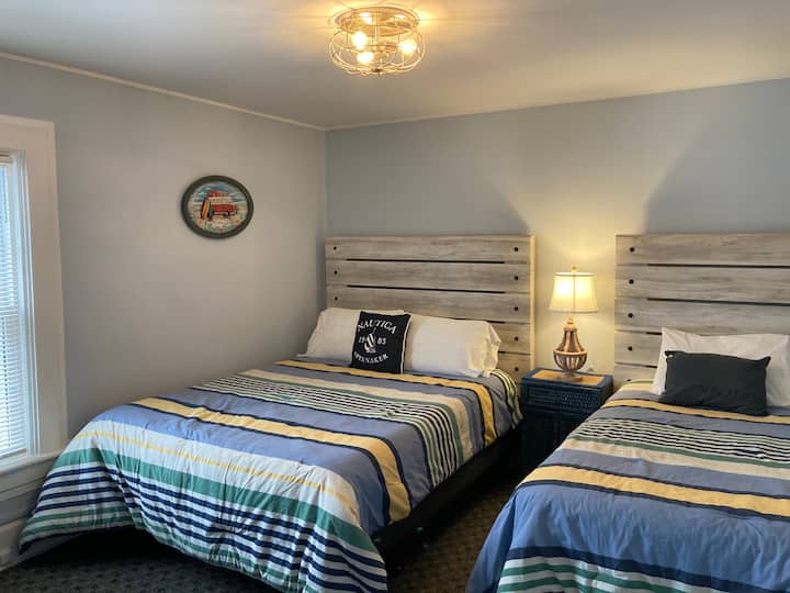 Საძინებელი 4 საწოლი 152 × 203 სმ