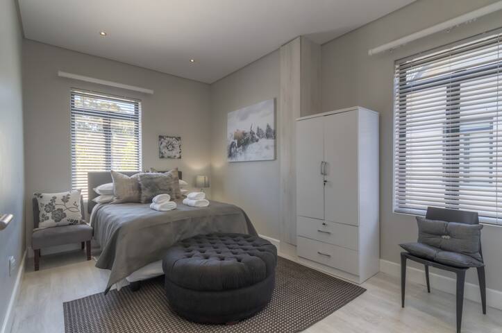 Crossfire @ Home – 106 Vyfster gallery image 4