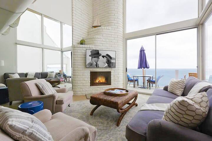 Malibu Townhouse Right on the Sand gallery image 3