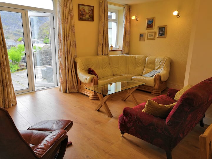 Maesgarnedd, Summerhill, Blaenau Ffestiniog - Blaenau Ffestiniog