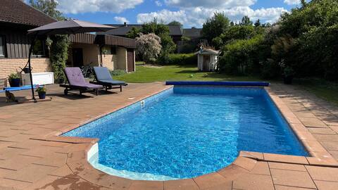 Large villa with pool & garden
