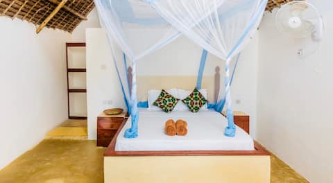 Mnana Beach Bungalows Room with private bathroom10