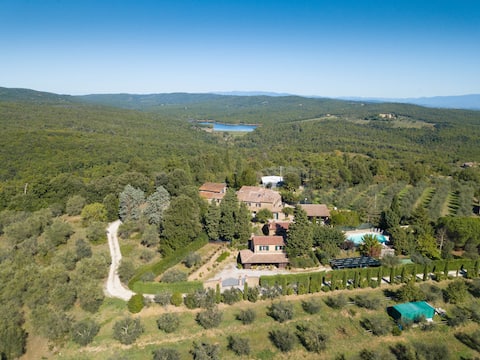 Stone farmhouse & private pool Vacavilla Exclusive