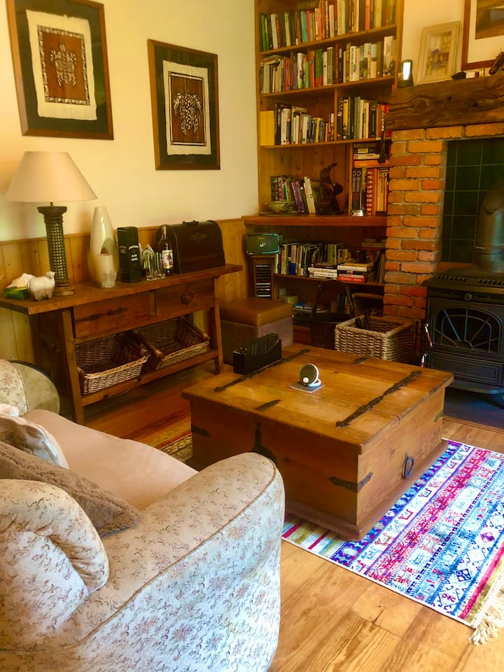 Beautiful charming 3 bed Town House with garden