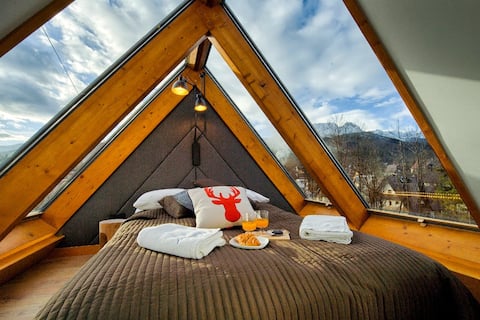 Luxury Apartment with Glass Roof & Jacuzzi & Sauna