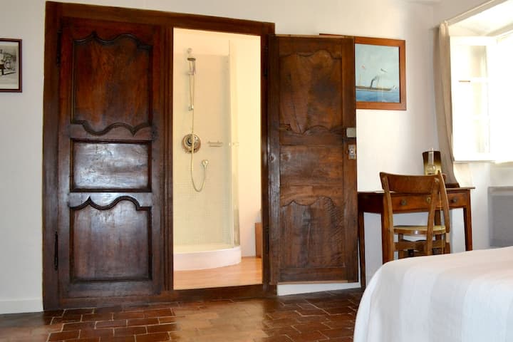 BASTIDE // quarto 2 com banheiro e WC