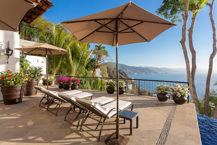 Casa Dos Cisnes: Luxury Villa, 24/7 Staff & Chef - Puerto Vallarta