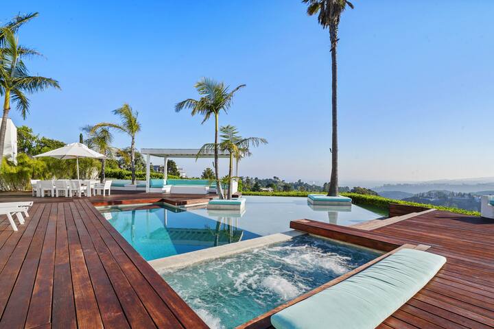 Crest Estate by Stay Awhile Villas gallery image 3