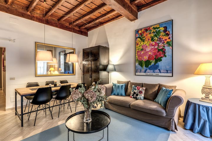Stylish and Elegant Home in the Heart of Rome