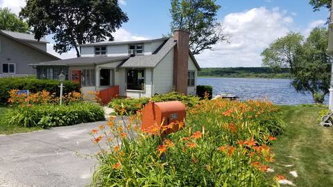 Como Lake house with boat and motor included
