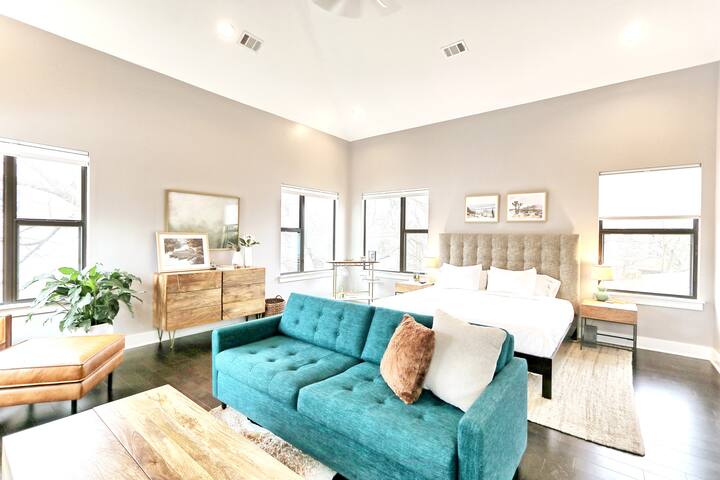 Skyline Views from Three Level Home in East Austin