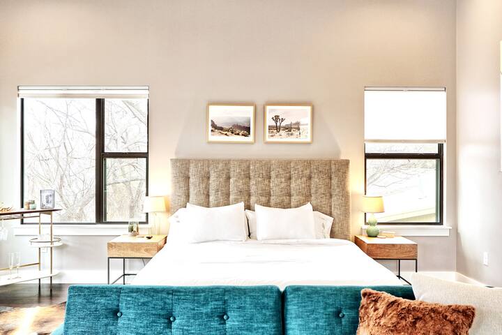 Skyline Views from Three Level Home in East Austin gallery image 5