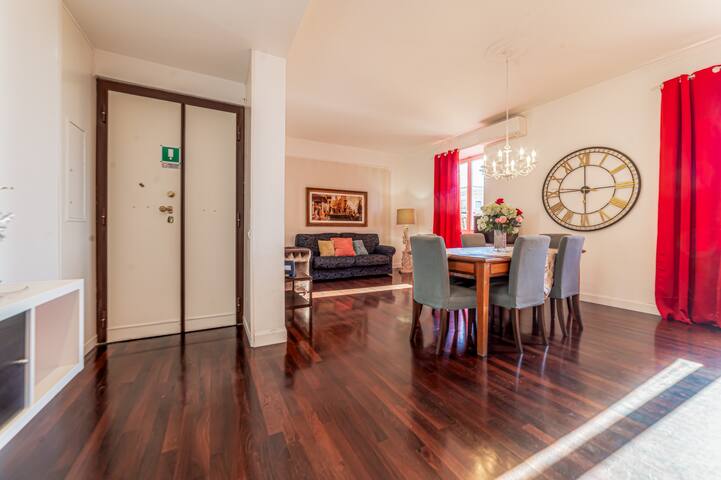 Moma Domus gallery image 4