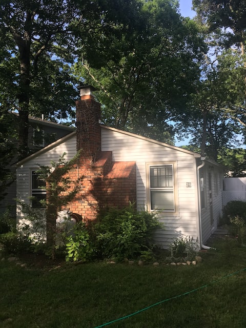 beach bungalow quiet neighborhood walk to beach