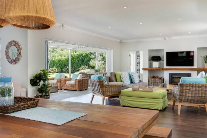 Cherry Lane, by Cape Valley Stays gallery image 2