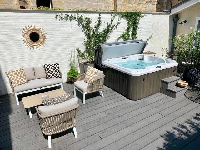 Maison d’hôtes, terrasse & jacuzzi en plein centre gallery image 2