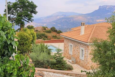 VILLA SeRENIS | pool, billiards, 1hr Kalavrita Ski