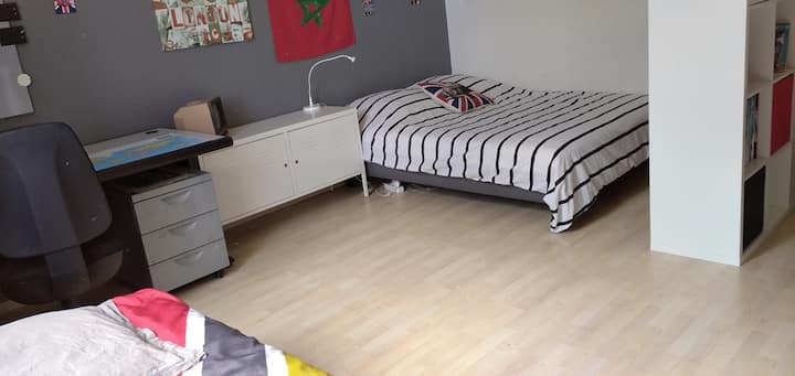 Spálňa 20 m ² Posteľ 140*200