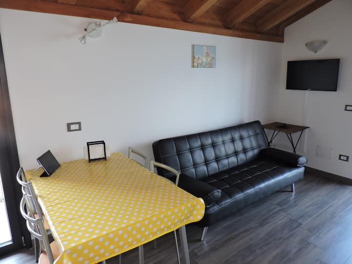 Villa Mary - Yellow Apartment With Amazing View. - Varenna