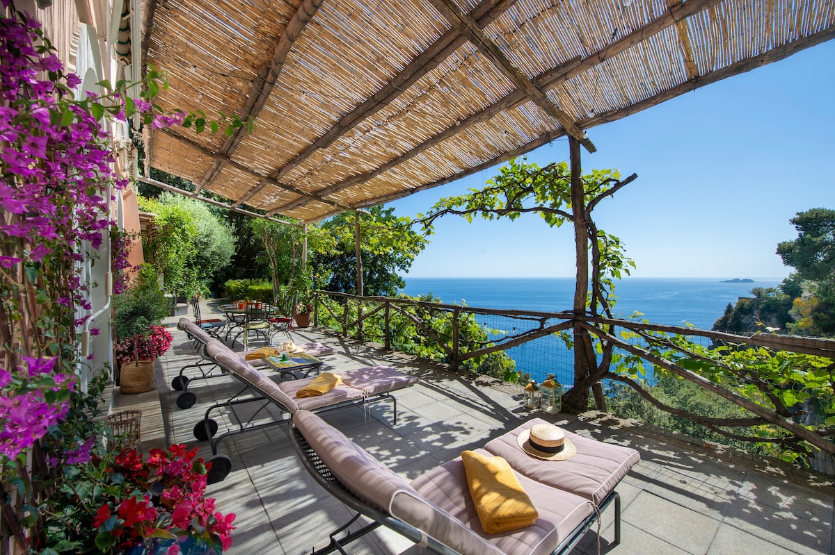 Successful Airbnb property: Villa Orizzonte (daily Concierge service) in Praiano