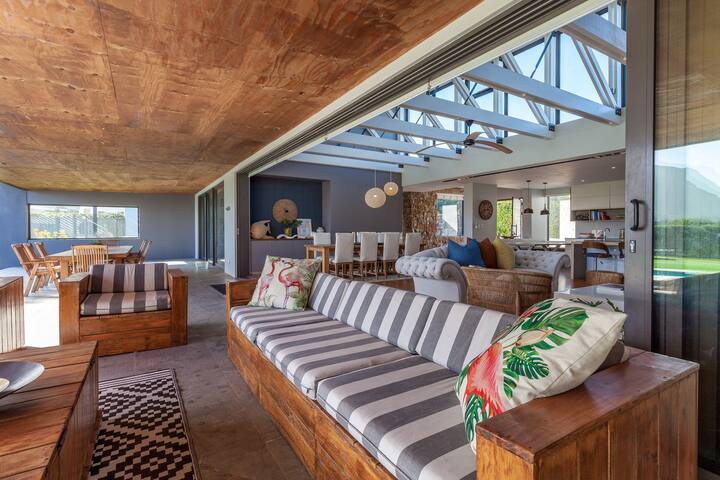 Modern Noordhoek gallery image 5